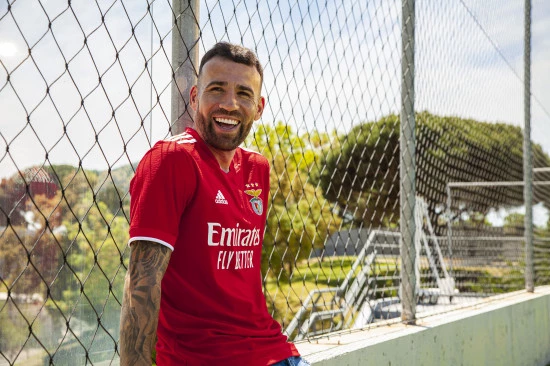 Loja online Fútbol Emotion Portugal - Blogs de futebol - Estes são os novos equipamentos adidas do SL Benfica 21-22 (Otamendi).webp